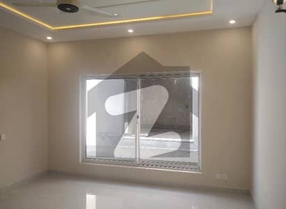 Upper Portion Sized 7 Marla In Bahria Town Phase 8