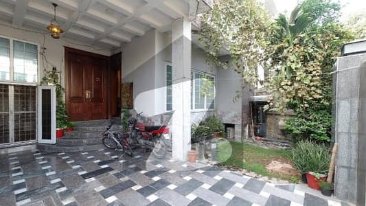 I-8/2 Triple Storey House Available For Sale In Beautiful Location