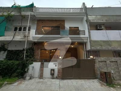 Prime Location 800 Square Feet House In F-10/3 Is Available