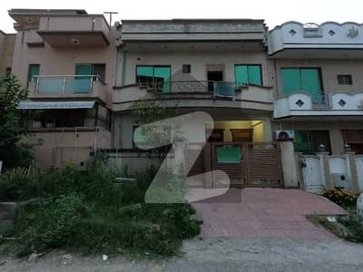 Prime Location 4 Marla Lower Portion Ideally Situated In G-13/4 For Rent