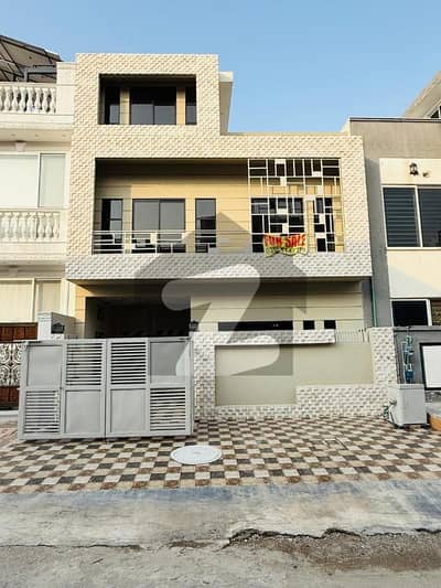 ڈی ۔ 12 اسلام آباد میں 3 کمروں کا 4 مرلہ مکان 4.5 کروڑ میں برائے فروخت۔