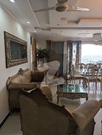 بحریہ ٹاؤن فیز 8 بحریہ ٹاؤن راولپنڈی,راولپنڈی میں 5 کمروں کا 14 مرلہ مکان 2.9 لاکھ میں کرایہ پر دستیاب ہے۔