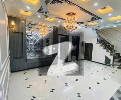 بحریہ ٹاؤن سیکٹر ای بحریہ ٹاؤن,لاہور میں 5 کمروں کا 10 مرلہ مکان 2.85 کروڑ میں برائے فروخت۔