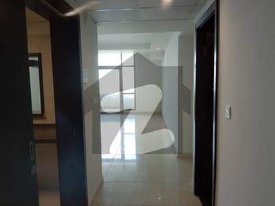 EMAAR OCEANFRONT 2BED SEAFACING AVALIABLE FOR SALE.