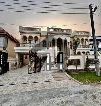 22 Marla Brand New Luxury Ultra Spanish Style All Original Picture Direct Meeting Available For Sale in Valencia Housing Society.