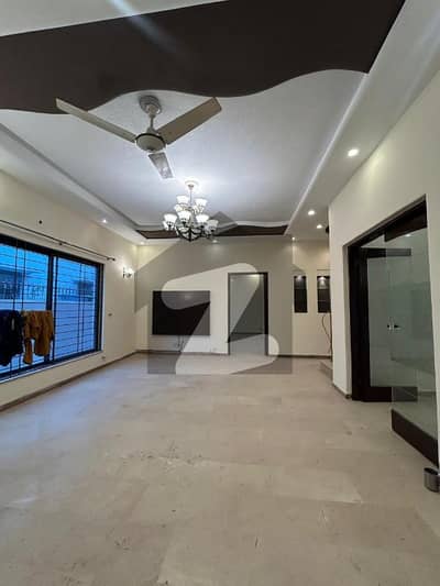 10 Marla House For Rent In DHA Phase 4 AA Block