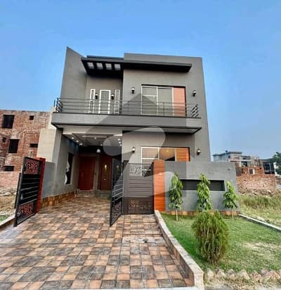 سٹی ہاؤسنگ سوسائٹی گوجرانوالہ میں 4 کمروں کا 5 مرلہ مکان 1.75 کروڑ میں برائے فروخت۔