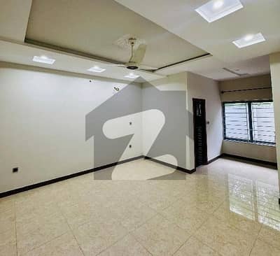 ڈی ۔ 12/1 ڈی ۔ 12,اسلام آباد میں 14 مرلہ Studio زیریں پورشن 1.8 لاکھ میں کرایہ پر دستیاب ہے۔