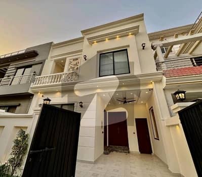 سٹی ہاؤسنگ سوسائٹی گوجرانوالہ میں 4 کمروں کا 5 مرلہ مکان 2.45 کروڑ میں برائے فروخت۔