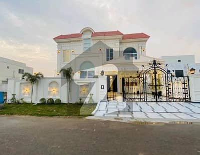 Stunning Prime Location House Is Available For sale In Citi Housing Society