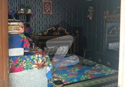 Upper Portion Sized 3 Marla Available In Azam Gardens