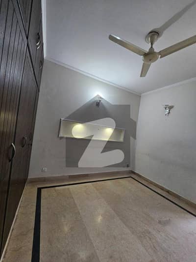 E-11/4 6 Marla Upper Portion Available for Rent in e11 Islamabad