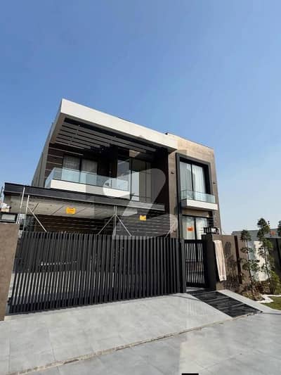 ڈی ایچ اے فیز 6 - بلاک ای فیز 6,ڈیفنس (ڈی ایچ اے),لاہور میں 3 کمروں کا 5 مرلہ مکان 2.5 کروڑ میں برائے فروخت۔