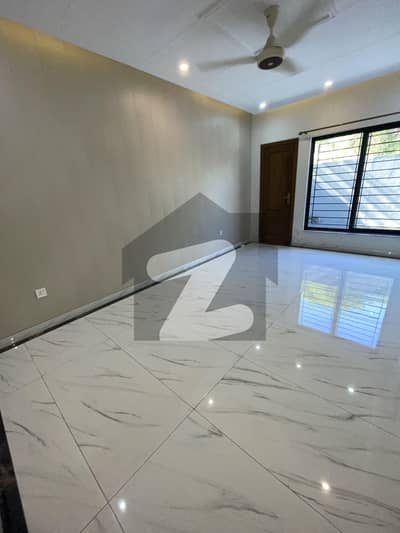 بحریہ ٹاؤن فیز 5 بحریہ ٹاؤن راولپنڈی,راولپنڈی میں 2 کمروں کا 10 مرلہ زیریں پورشن 90.0 ہزار میں کرایہ پر دستیاب ہے۔