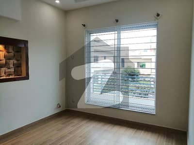 25x40 Beautifull House For Rent In G13