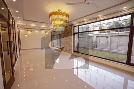 ایف ۔ 8 اسلام آباد میں 5 کمروں کا 1 کنال مکان 12.0 لاکھ میں کرایہ پر دستیاب ہے۔