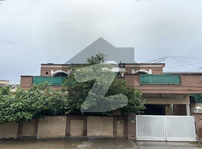 تلسا روڈ راولپنڈی میں 6 کمروں کا 10 مرلہ مکان 5.5 کروڑ میں برائے فروخت۔