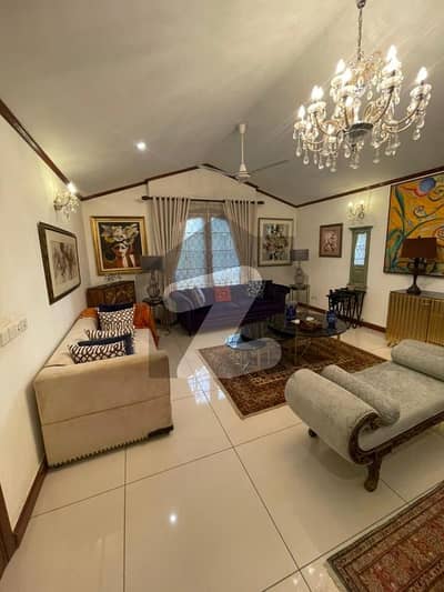 ڈی ایچ اے فیز 8 ڈی ایچ اے ڈیفینس,کراچی میں 6 کمروں کا 2 کنال مکان 14.5 لاکھ میں کرایہ پر دستیاب ہے۔