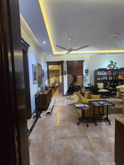 AHS ZAMZAMA 900 SQ YARD Bungalow AVALIABLE FOR SALE.