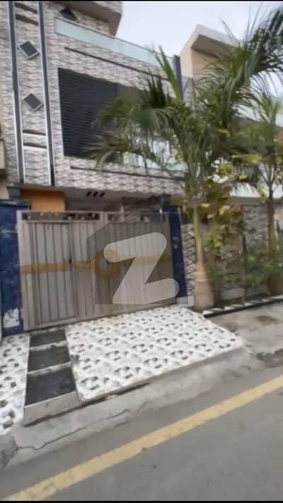 جوہر ٹاؤن فیز 2 - بلاک ایچ3 جوہر ٹاؤن فیز 2,جوہر ٹاؤن,لاہور میں 6 کمروں کا 9 مرلہ مکان 3.5 کروڑ میں برائے فروخت۔