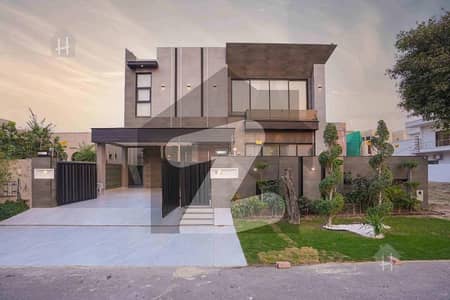 1 KANAL BRAND NEW ULTRA MODERN DESIGNER HOUSE FOR SALE