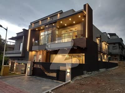 بحریہ گرینز۔ اوورسیز انکلیو بحریہ ٹاؤن فیز 8,بحریہ ٹاؤن راولپنڈی,راولپنڈی میں 5 کمروں کا 10 مرلہ مکان 5.6 کروڑ میں برائے فروخت۔