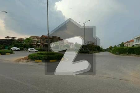 ڈی ۔ 12/2 ڈی ۔ 12,اسلام آباد میں 14 مرلہ رہائشی پلاٹ 10.5 کروڑ میں برائے فروخت۔