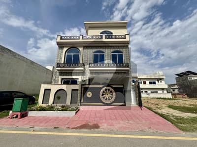 فیصل ٹاؤن فیز 1 - بلاک اے فیصل ٹاؤن فیز 1,فیصل ٹاؤن - ایف ۔ 18,اسلام آباد میں 5 کمروں کا 8 مرلہ مکان 3.7 کروڑ میں برائے فروخت۔