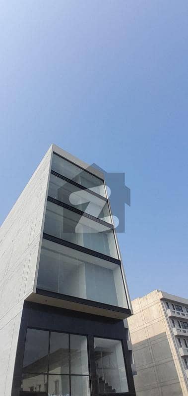 ڈی ایچ اے فیز 8 ڈی ایچ اے ڈیفینس,کراچی میں 4 کمروں کا 4 مرلہ عمارت 9.0 لاکھ میں کرایہ پر دستیاب ہے۔