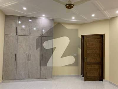 5 marla double story house for rent in pakarab society