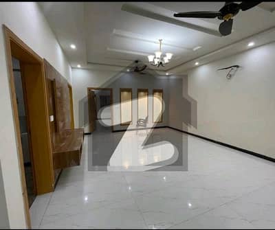 بحریہ انکلیو - سیکٹر سی 3 بحریہ انکلیو,بحریہ ٹاؤن,اسلام آباد میں 5 کمروں کا 10 مرلہ مکان 5.0 کروڑ میں برائے فروخت۔