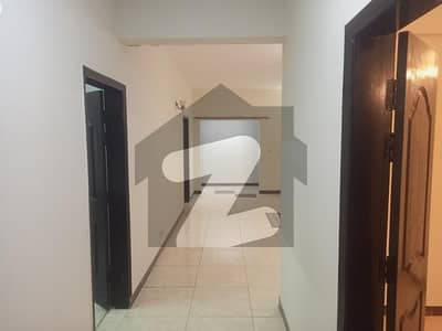 10 MARLA 3 BEDROOMS APARTMENT AVAILABLE FOR RENT
