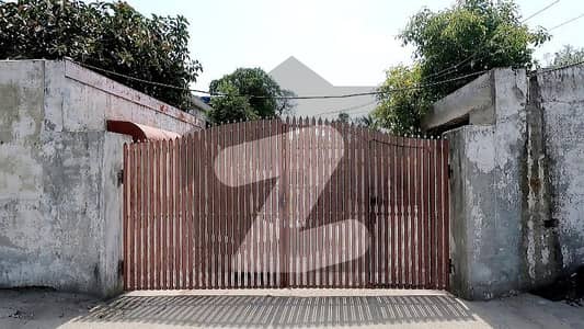 فردوس مارکیٹ گلبرگ,لاہور میں 3 کنال Studio عمارت 70.0 کروڑ میں برائے فروخت۔