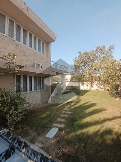 1100 Yards Elegant Super Luxurious 4 Bedrooms Bungalow Most Prime Heart Off Khayaban-e-jabal Close To Saudi Consulate