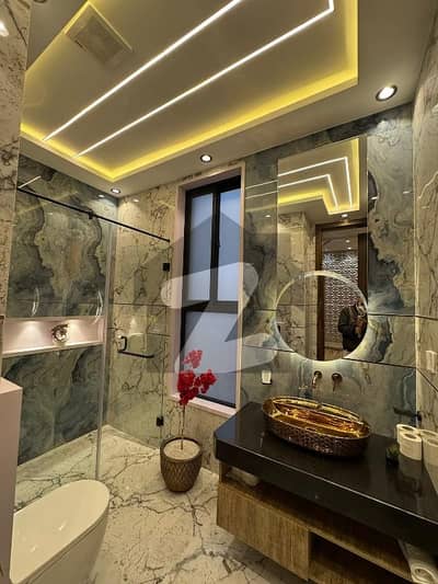 4 BED DD BRAND NEW LUXURY 2200 SQ FT FLAT WITH LIFT PARKING STAND BY GENERATOR FOR SALE IN PARSI COLONY