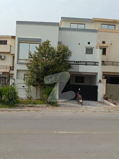 House For sale In Beautiful Bahria Town Phase 8 - Rafi Block