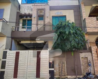 جوہر ٹاؤن فیز 2 جوہر ٹاؤن,لاہور میں 5 کمروں کا 5 مرلہ مکان 2.75 کروڑ میں برائے فروخت۔