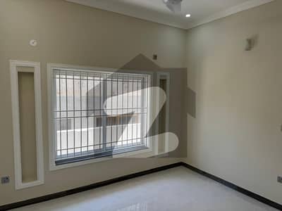 نیشنل پولیس فاؤنڈیشن او ۔ 9 اسلام آباد میں 4 کمروں کا 5 مرلہ مکان 2.25 کروڑ میں برائے فروخت۔