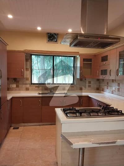 ڈی ایچ اے فیز 1 ڈیفنس (ڈی ایچ اے),لاہور میں 5 کمروں کا 1 کنال مکان 10.0 کروڑ میں برائے فروخت۔