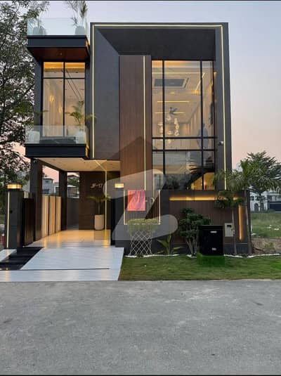 5 Marla Modern House Located Between 1 Kanal Houses Near To Raya Commercial PH 6