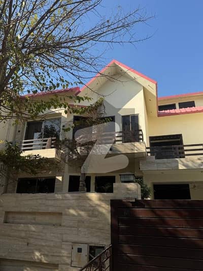 40/80 (14Marla) House Available For Sale in G14/4 Rent value 3 Lakh