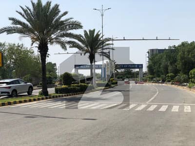 1-KANAL PLOT AVALIBLE IN V BLOCK NEAR TO PARK AND MAIN ROAD, DIRECT DEAL WITH PLOT OWNER.