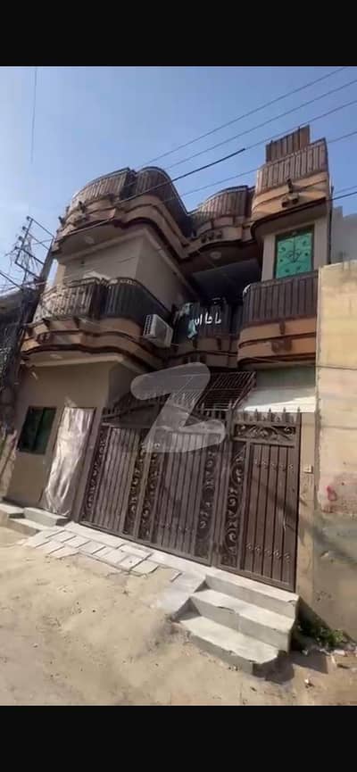 Hayatabad Phase 1 Sector D3  5 Marla House Available for Sale    6 Rooms with attached baths   Total 6 Bathrooms   South Open Excellent light & ventilation  Located in a prime & peaceful area   Demand: 2 Crore 60 Lakh (260 Lac)  Ideal for co