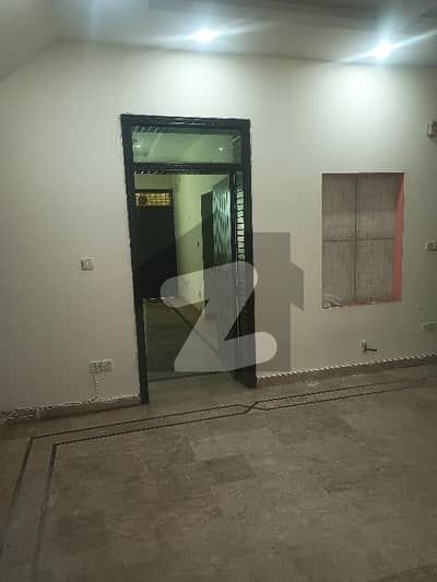 ای ۔ 11 اسلام آباد میں 3 کمروں کا 8 مرلہ بالائی پورشن 95.0 ہزار میں کرایہ پر دستیاب ہے۔