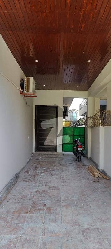 3 Bedrooms Floor Floor Portion With Separate Gate For Rent