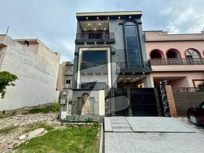 رئیل پام سٹی ایمن آباد موڑ,گوجرانوالہ میں 4 کمروں کا 5 مرلہ مکان 2.1 کروڑ میں برائے فروخت۔