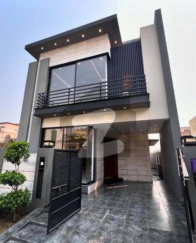 5 Marla BRAND NEW MODERN DESIGN HOUSE FOR SALE , Near Park
