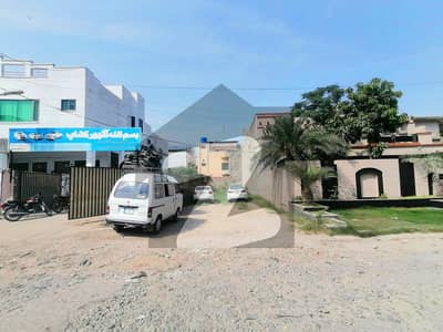 10 Marla Plot Available