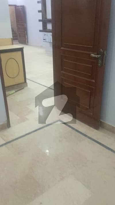 گلستانِِ جوہر ۔ بلاک 14 گلستانِ جوہر,کراچی میں 3 کمروں کا 12 مرلہ بالائی پورشن 2.45 کروڑ میں برائے فروخت۔