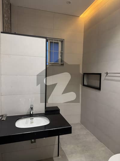 فضائیہ ہاؤسنگ سکیم فیز 1 فضائیہ ہاؤسنگ سکیم,لاہور میں 5 کمروں کا 1 کنال مکان 3.5 لاکھ میں کرایہ پر دستیاب ہے۔